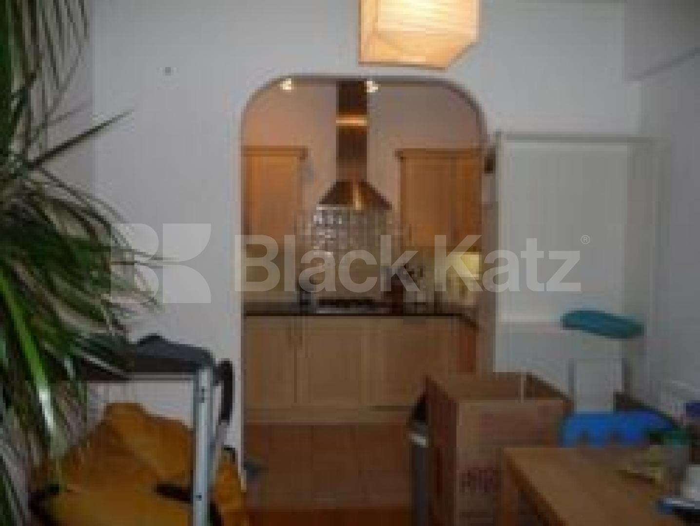 			LET, 3 Bedroom, 1 bath, 1 reception Serviced Apartments			 Princess Park Manor, Frien Barnet